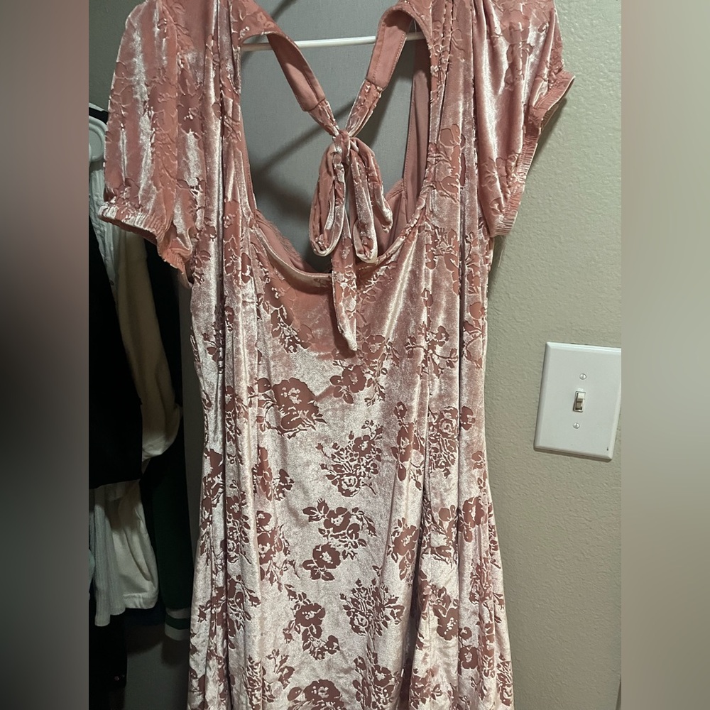 Torrid Blush Pink Velvet Mini Dress - Picture 4 of 5